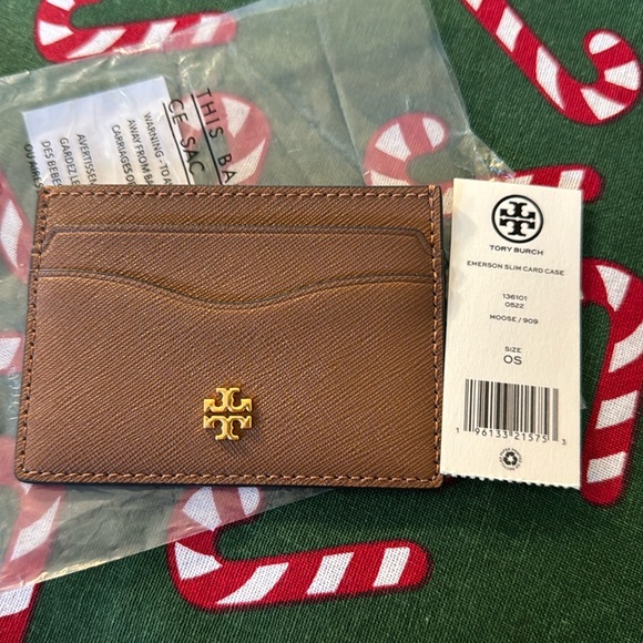 Used a handful of times Tory Burch Card Holder - Picture 1 of 3